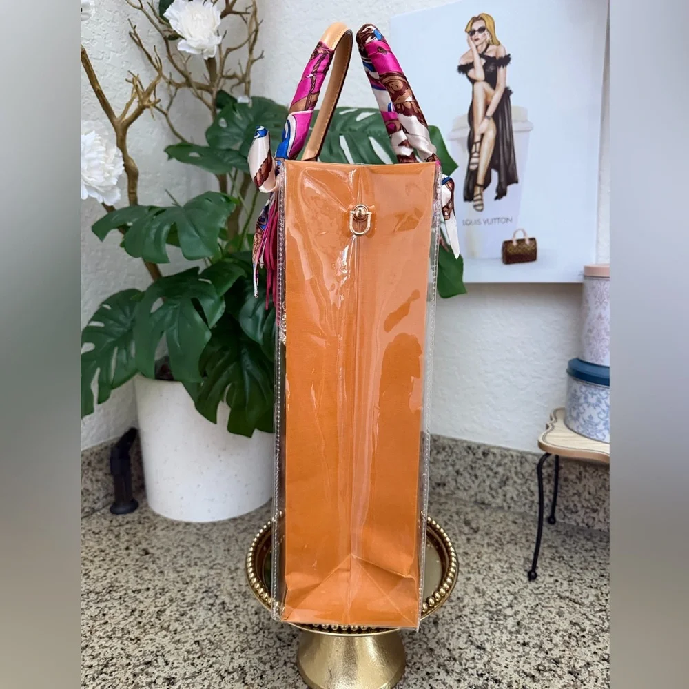 🩷🤍Louis Vuitton Gift Bag Tote🤍🩷 - Picture 5 of 7